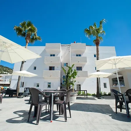 Ses Veles Cala Llonga (Ibiza)