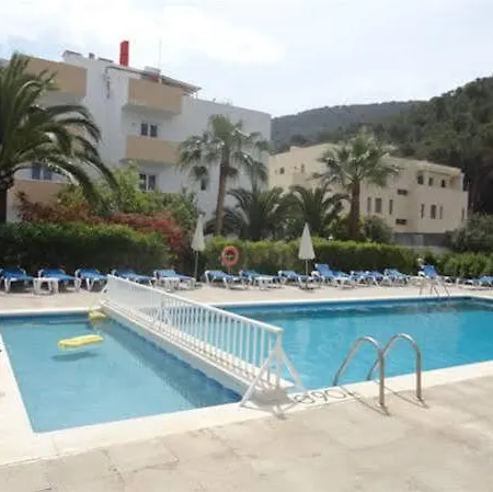 Ses Veles Cala Llonga (Ibiza)